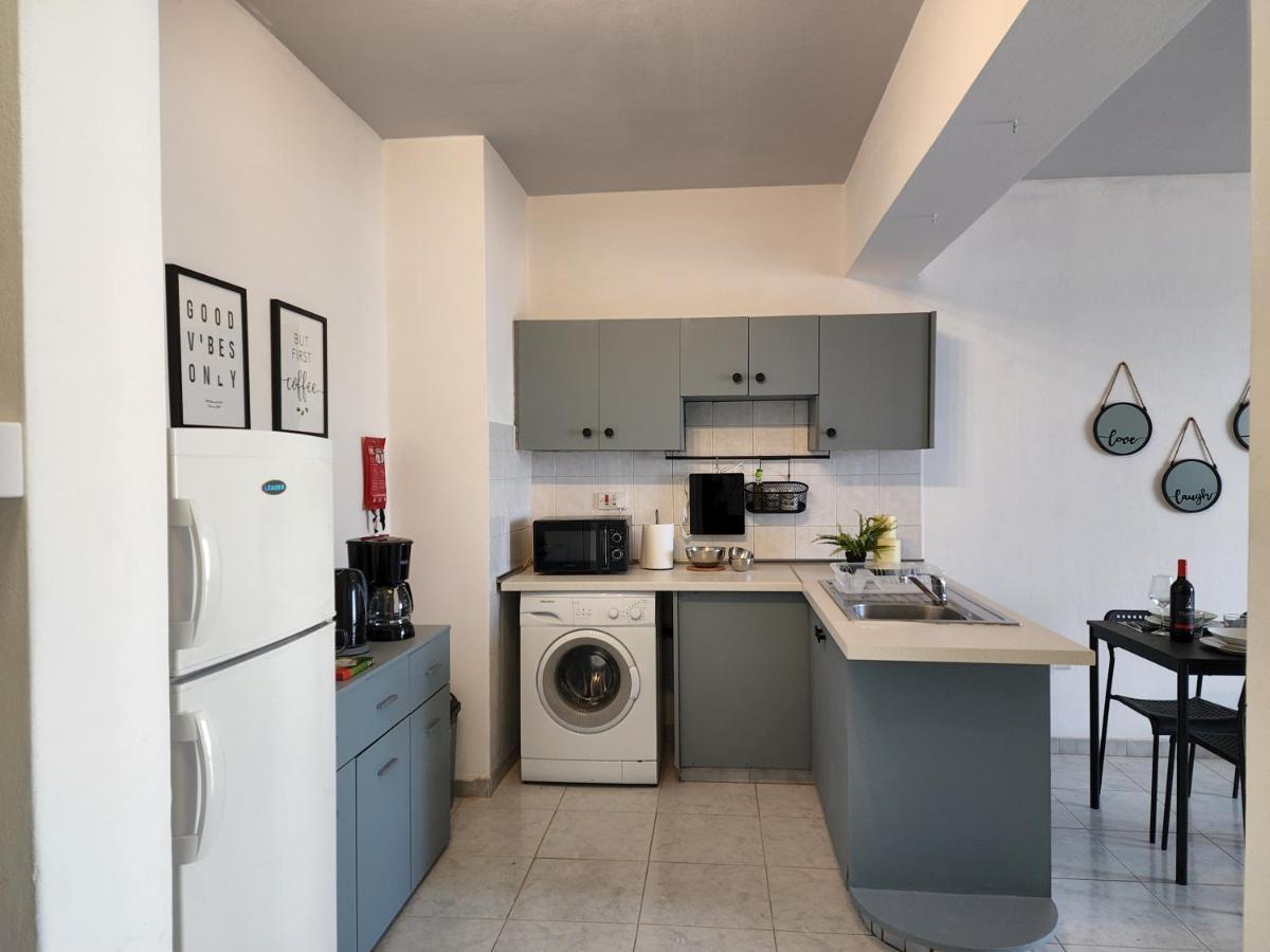 Kay'S City & Seaview One Bedroom Apartment Larnaca Exterior photo